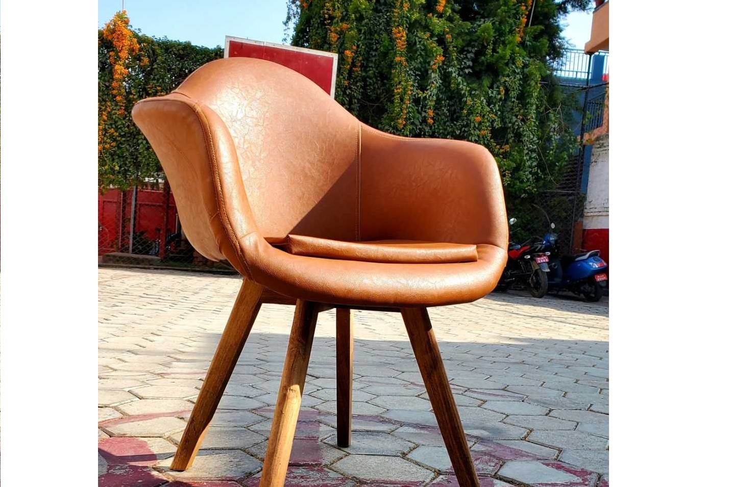 Nuptse Upholstered Armrest Chair